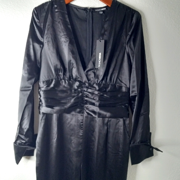 Fashion Nova L What You Don't See Satin Jumpsuit New in Black - Picture 2 of 11